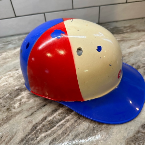 Vintage Montreal Expos Baseball Adjustable Batters Plastic Helmet Souvenir Hat - Picture 2 of 4